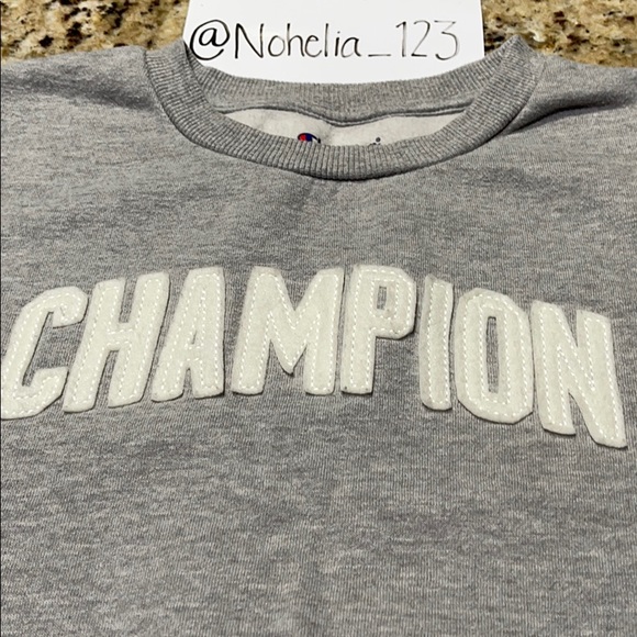Champion Sweatshirt - Picture 2 of 6